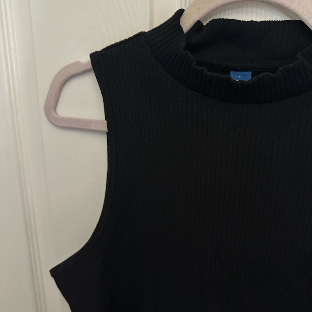 Old Navy Black Sleeveless Ribbed Top
